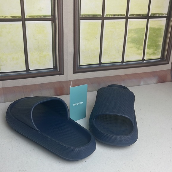 Mesh Beach Comfy Anti-Slip Pillow Slides - Picture 3 of 4